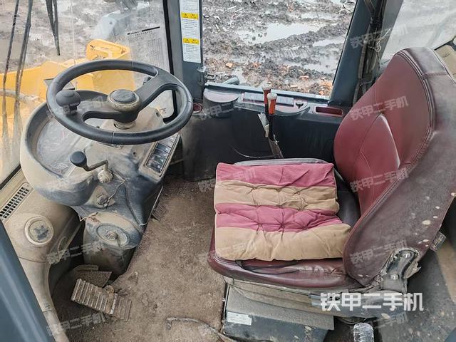 駕駛室工作臺（整機(jī)外觀及大件）