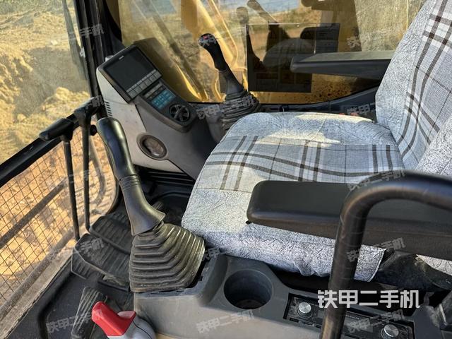 驾驶室整体（整机外观）