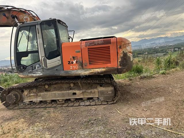 日立ZX200-3挖掘机