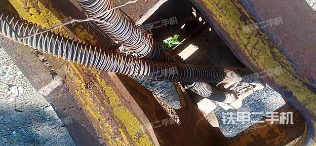 整機(jī)右側(cè)（設(shè)備外觀及核心部件）