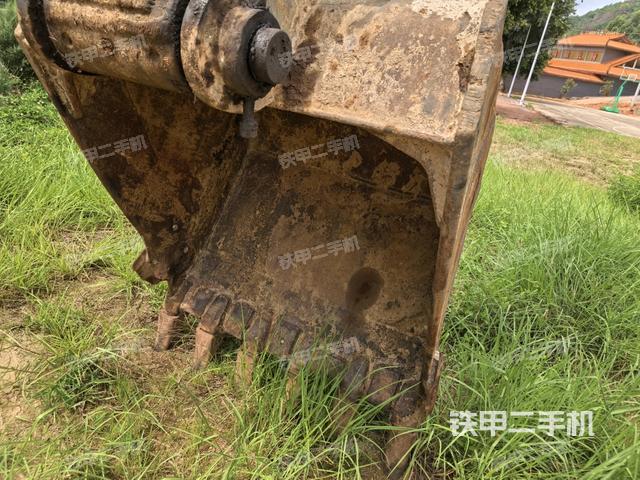 大臂背部俯视（工作和回转装置）