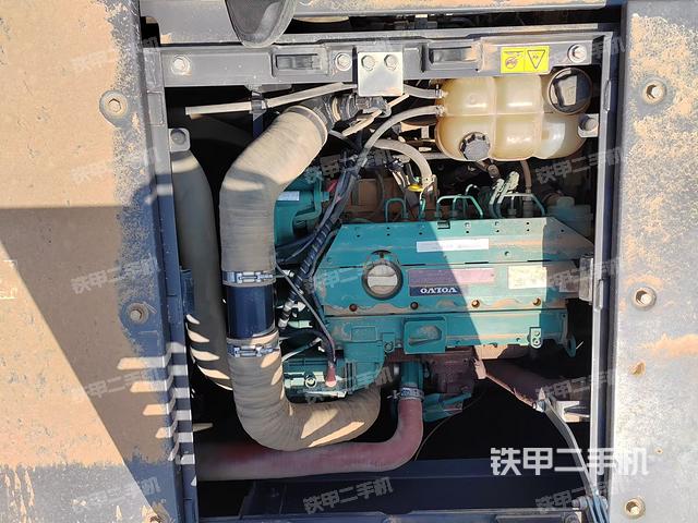 發(fā)動機(jī)整體俯視（整機(jī)外觀）