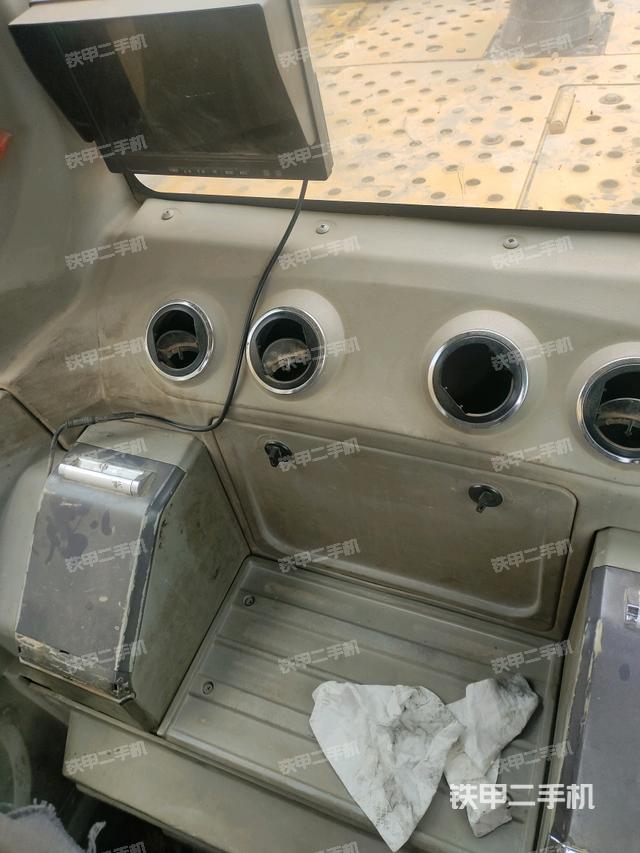 后窗玻璃角標（駕駛室部分）