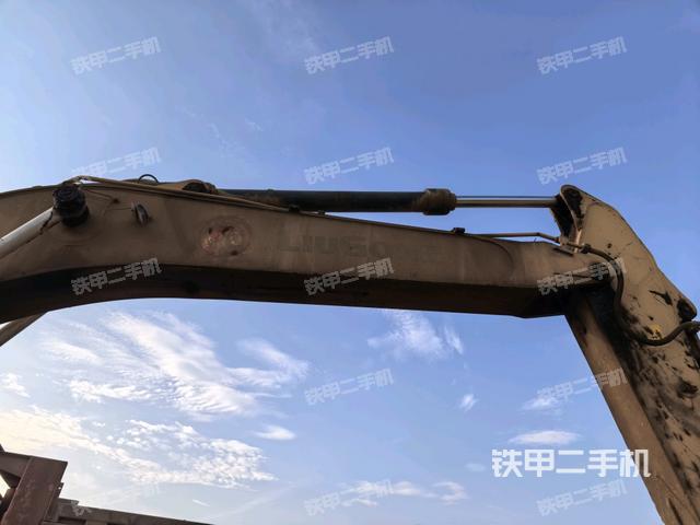 小臂整体右前（工作和回转装置）