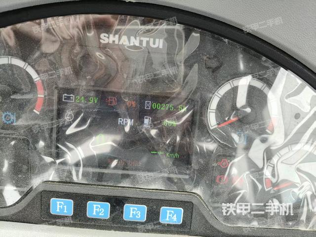 駕駛室工作臺(tái)（整機(jī)外觀及大件）