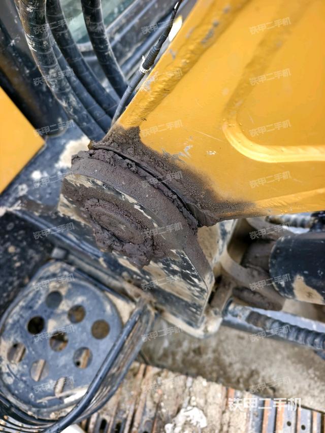 大臂根部?斜（工作和回轉(zhuǎn)裝置）