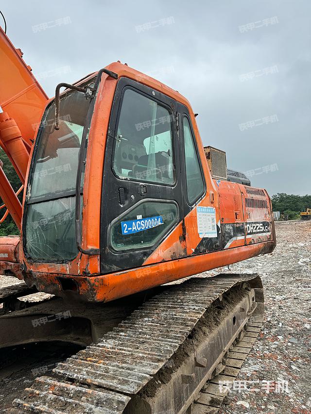 驾驶室整体（整机外观）