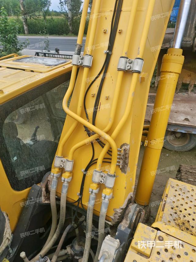 大臂背部俯視（工作和回轉(zhuǎn)裝置）