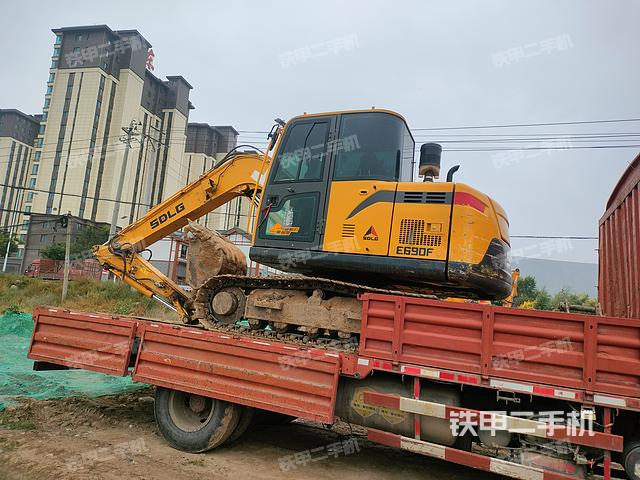 山東臨工E680F挖掘機(jī)