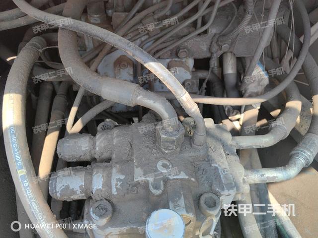 回转马达和主控阀（整机外观）