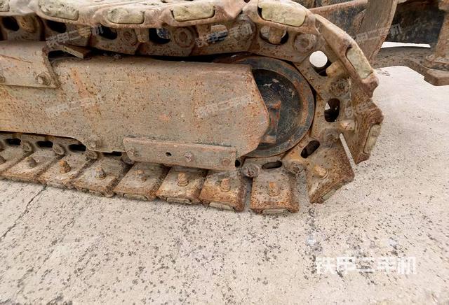 單側(cè)履帶整體（整機(jī)外觀）