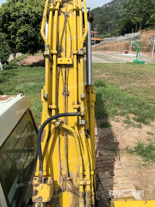 铲斗右后整体（工作和回转装置）