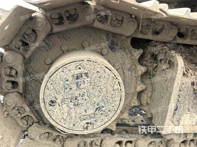 右驱动轮（行走机构）