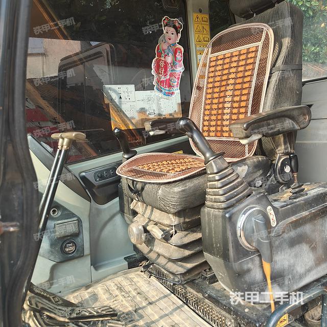 駕駛室整體（整機(jī)外觀）