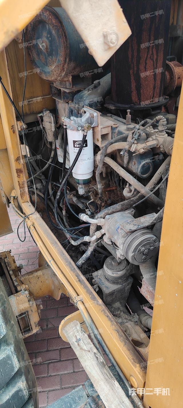 發(fā)動機左側（整機外觀及大件）