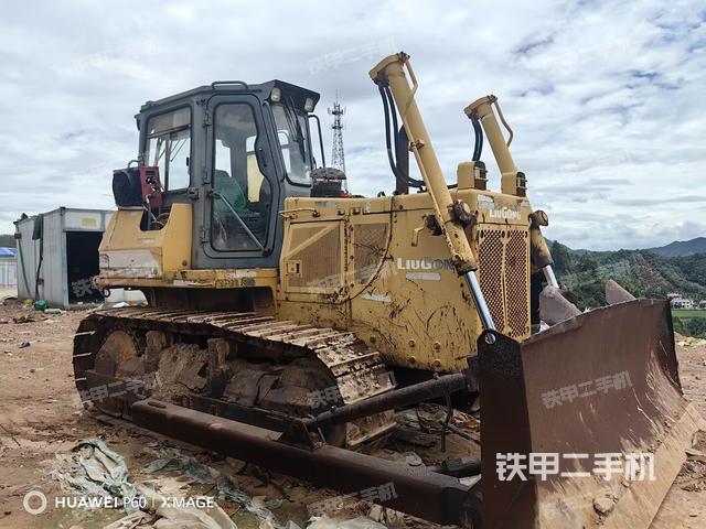 整机左侧（设备外观及核心部件）