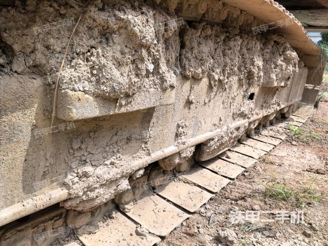 右驱动轮（行走机构）