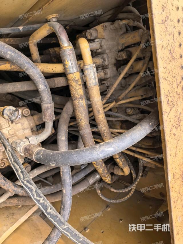 发动机室（上车部件）