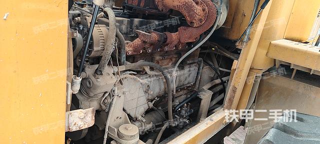 發(fā)動機右側（整機外觀及大件）