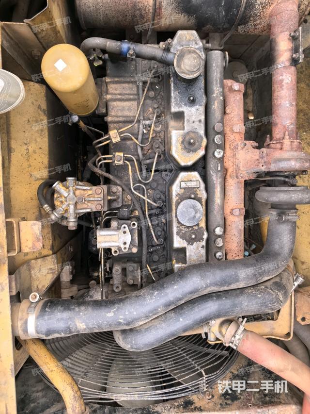 中央回转接头特写（上车部件）