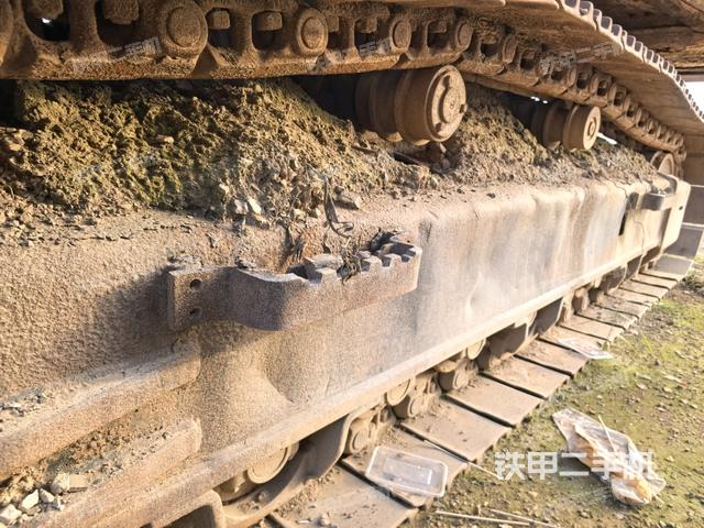 右驱动轮（行走机构）