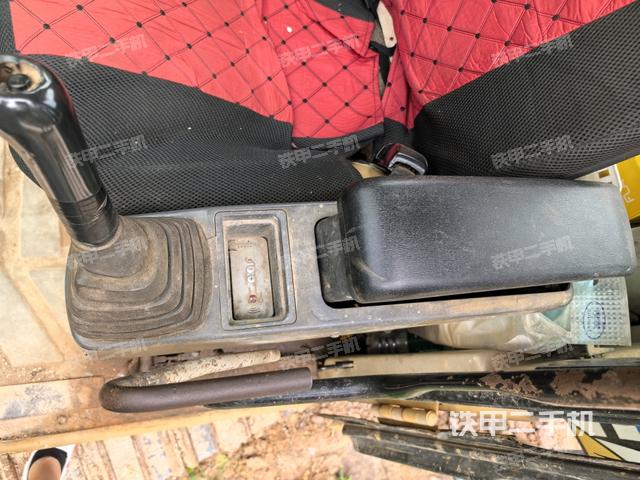 駕駛室左前45度（駕駛室部分）