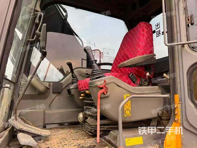 驾驶室整体（整机外观）