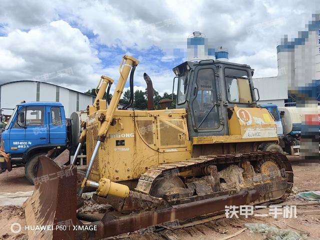 整机右侧（设备外观及核心部件）