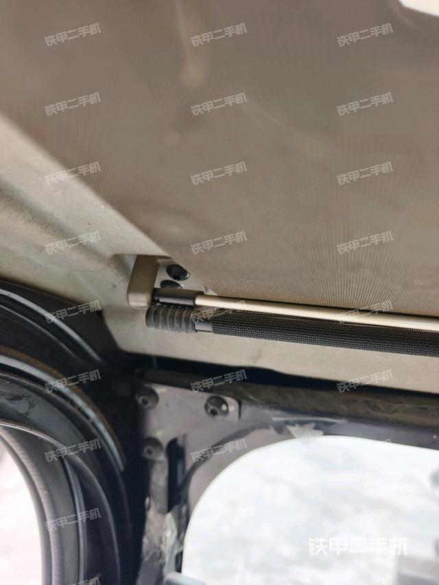 右側(cè)玻璃角標(biāo)（駕駛室部分）