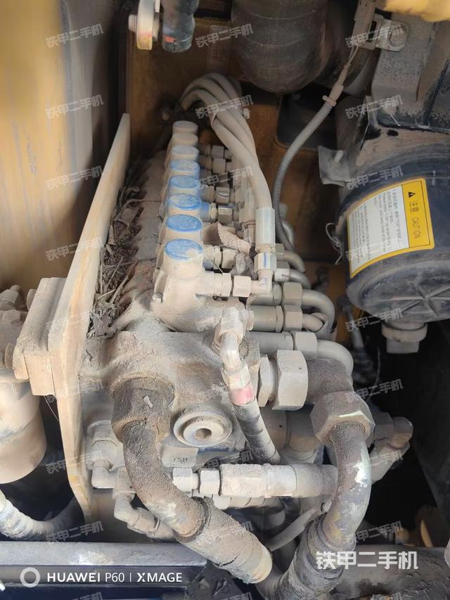 回轉(zhuǎn)馬達和主控閥（整機外觀）