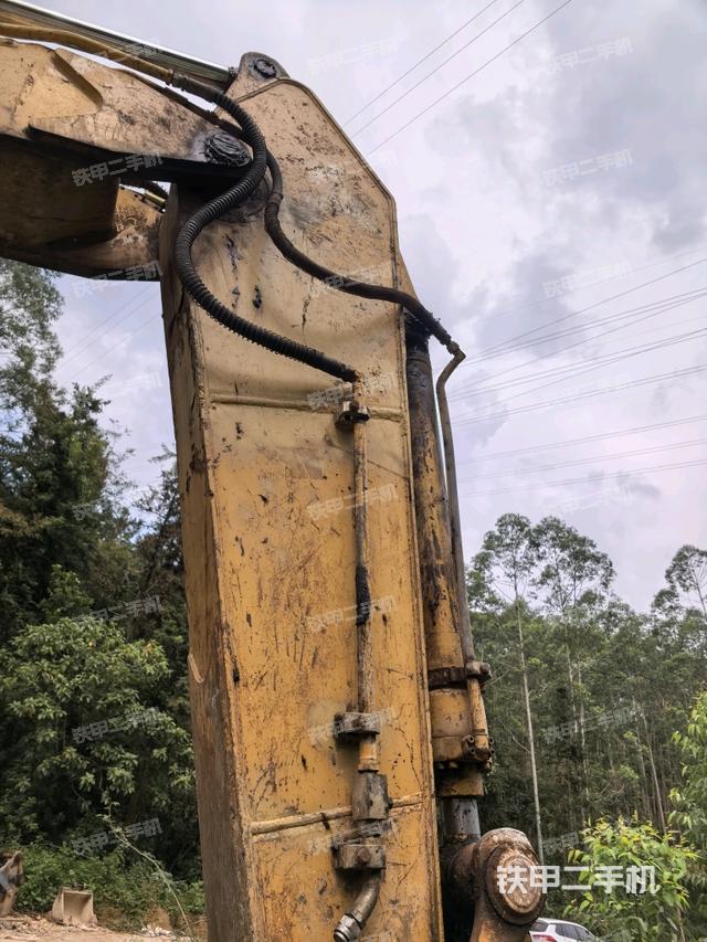 小臂整体左后（工作和回转装置）