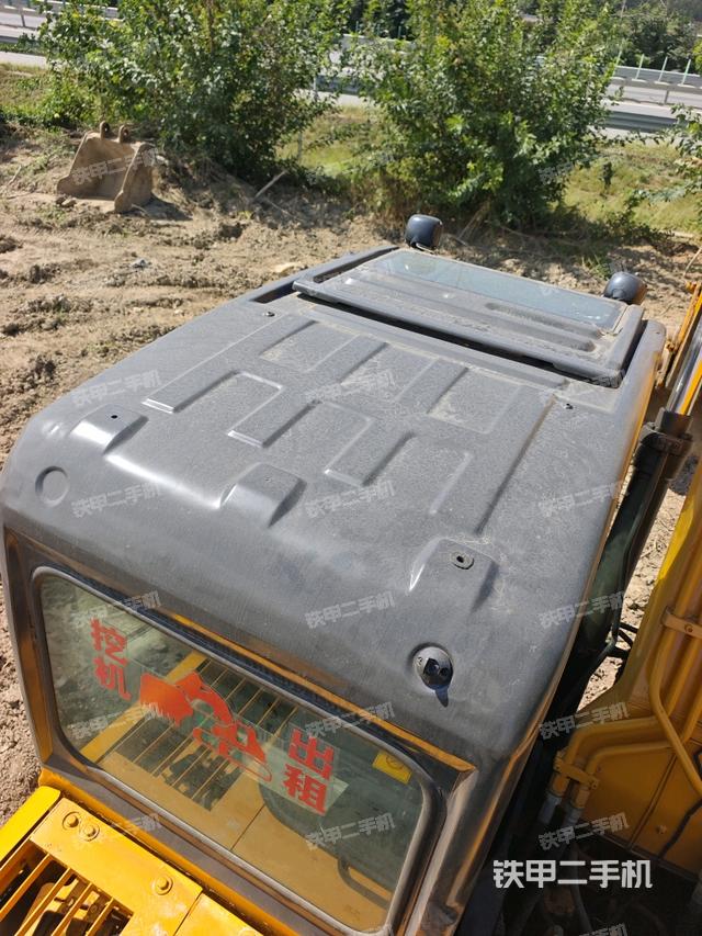 驾驶室顶部（整机外观）