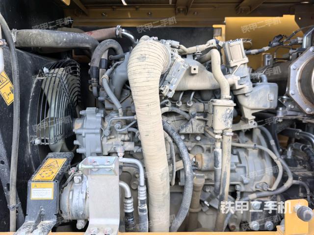 发动机室（上车部件）