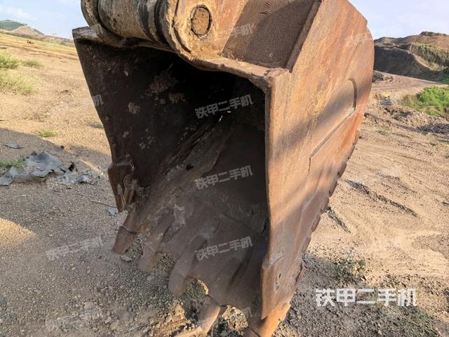 转盘和下车架正前（工作和回转装置）