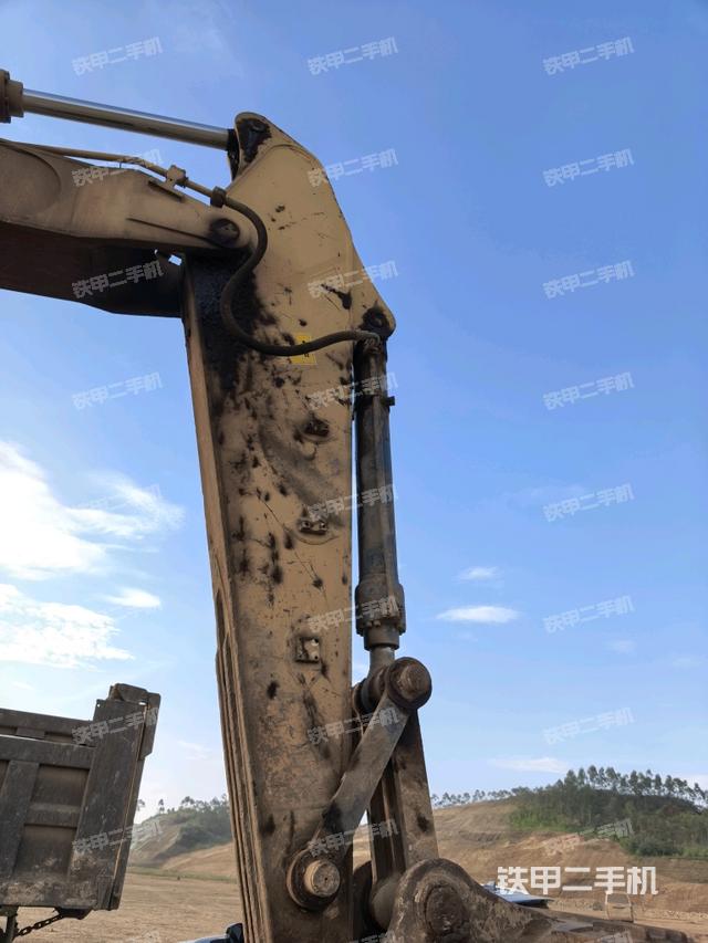 小臂整体左后（工作和回转装置）