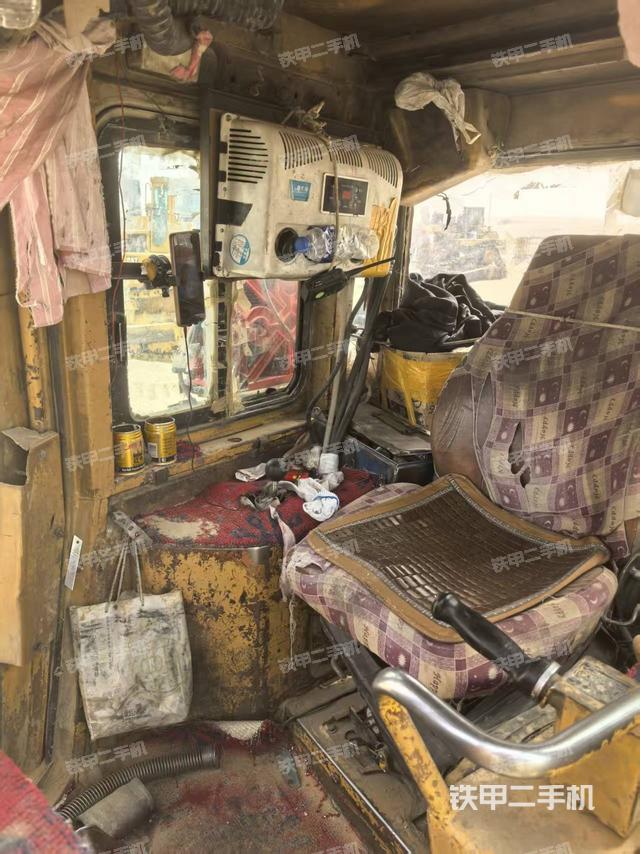 驾驶室操作台（设备外观及核心部件）