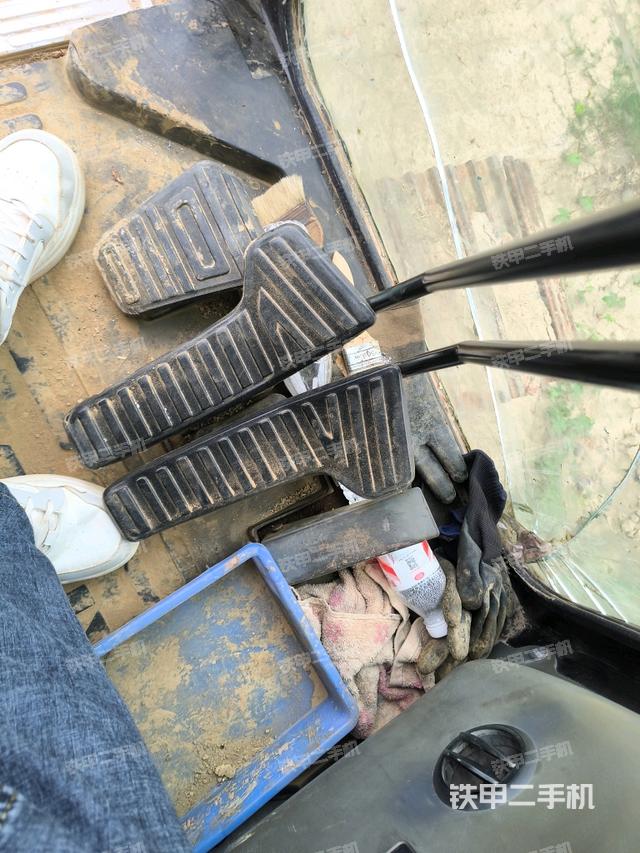 左后方玻璃角标（驾驶室部分）