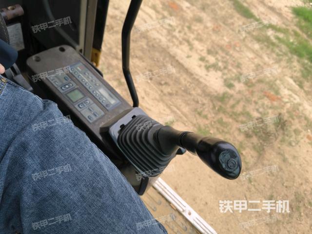 后窗玻璃角标（驾驶室部分）