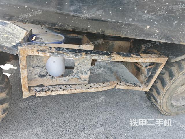 左侧行走马达盖板(行走机构) 左侧行走马达盖板(行走机构)
