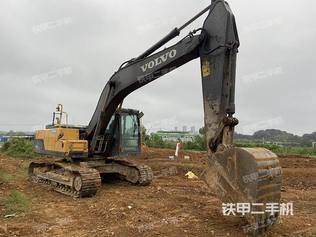 驾驶室顶部（整机外观）