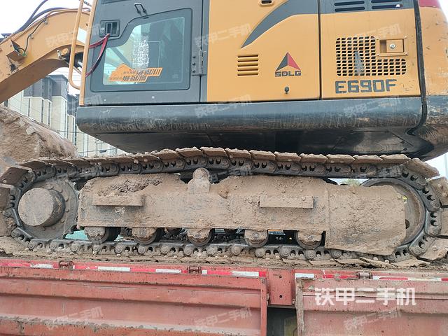 單側(cè)履帶整體（整機(jī)外觀）