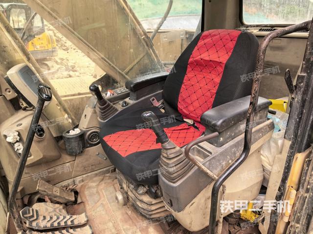 右側(cè)玻璃角標(biāo)（駕駛室部分）