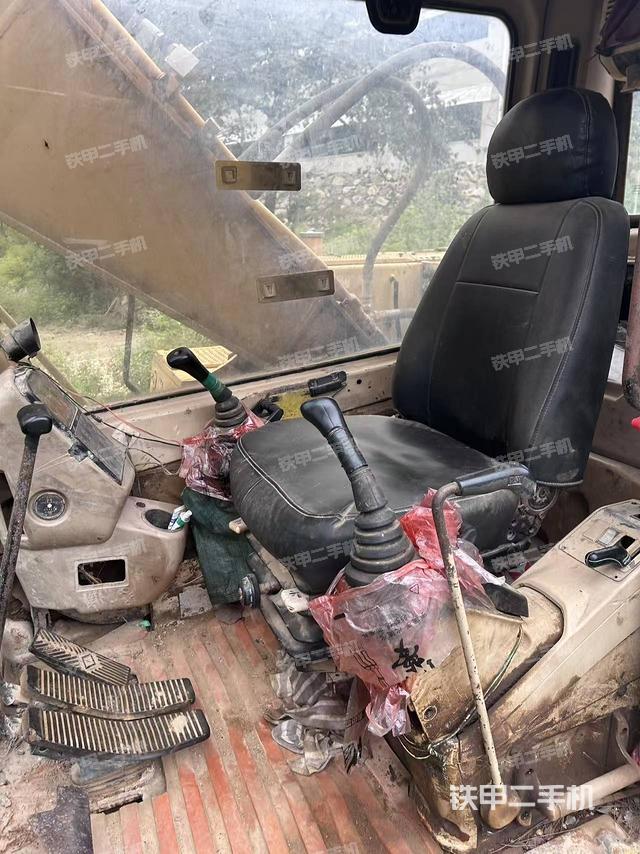 驾驶室整体（整机外观）