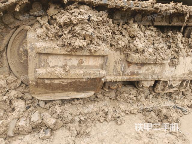 左驅(qū)動輪（行走機構(gòu)）