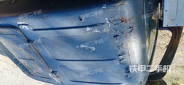 驾驶室顶部（整机外观）