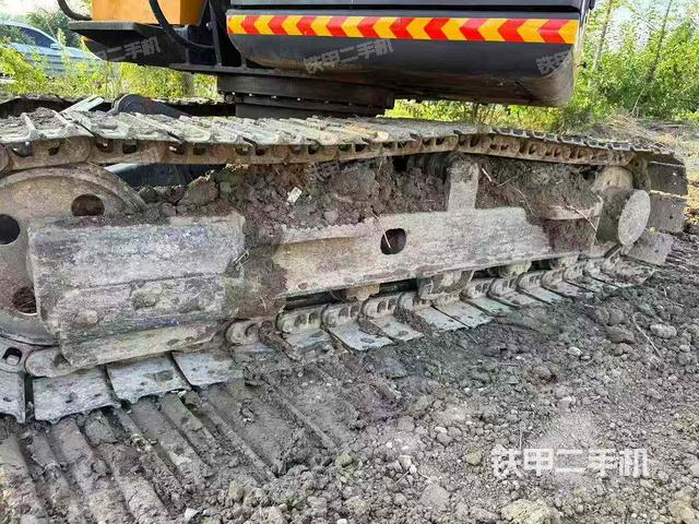 單側(cè)履帶整體（整機(jī)外觀）