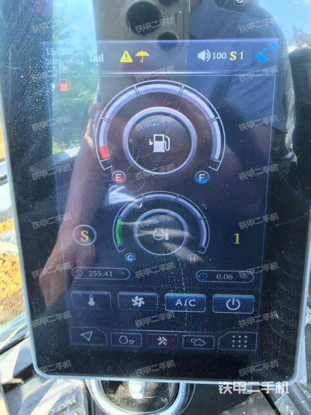 驾驶室整体（整机外观）