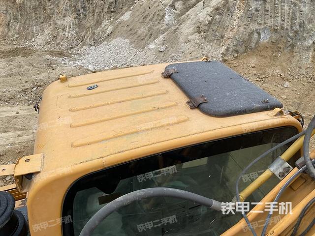 驾驶室顶部（整机外观）