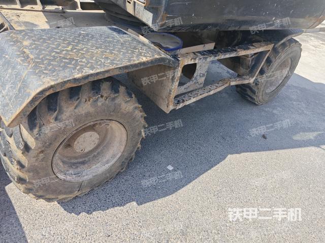 左侧履带整体 (行走机构) 左侧履带整体 (行走机构)
