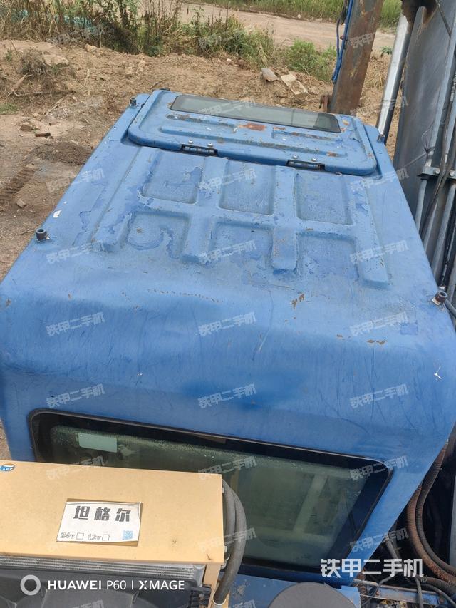 驾驶室顶部（整机外观）